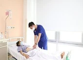 Đau bụng 10 ngày, đi bệnh viện phải cắt một đoạn ruột