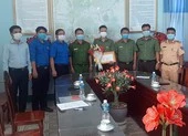 Khen thưởng 1 Thiếu úy công an dũng cảm cứu người trên biển