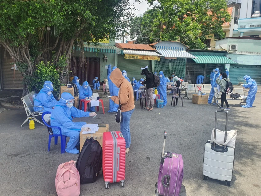 Đoàn xe đưa 200 công dân từ TPHCM trở về Bình Thuận ảnh 2 Đoàn xe đưa 200 công dân từ TPHCM trở về Bình Thuận ảnh 2