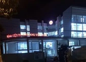 1 bệnh nhân COVID-19 nghiện ma túy phá cửa sổ, nhảy lầu bỏ trốn