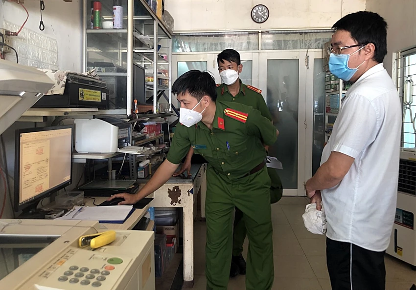 Khởi tố 2 người trong nhóm làm phiếu xét nghiệm COVID-19 giả ở Bình Thuận ảnh 2 Khởi tố 2 người trong nhóm làm phiếu xét nghiệm COVID-19 giả ở Bình Thuận ảnh 2