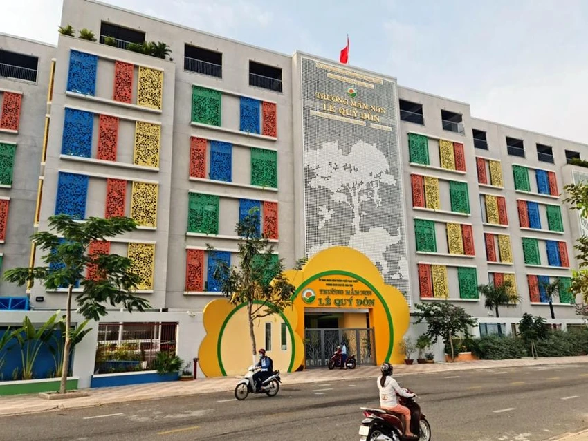 Mặt tiền Trường Lê Qúy Đôn. Ảnh: PN Mặt tiền Trường Lê Qúy Đôn. Ảnh: PN
