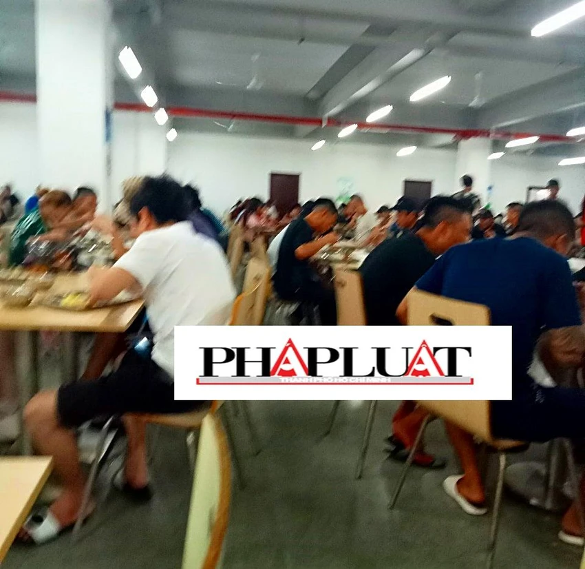 Các thanh niên Việt bị buộc lừa đảo trên mạng trong giờ ăn trưa dưới quản lý nghiêm ngặt. Ảnh em C cung cấp. Các thanh niên Việt bị buộc lừa đảo trên mạng trong giờ ăn trưa dưới quản lý nghiêm ngặt. Ảnh em C cung cấp.