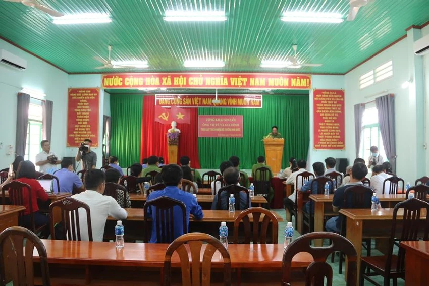 Quang cảnh buổi xin lỗi sáng nay. Quang cảnh buổi xin lỗi sáng nay.