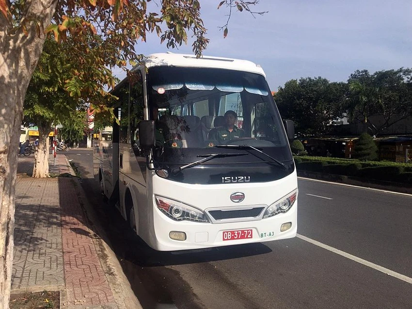 Xe của BĐBP Bình Thuận chuẩn bị xuất phát. Ảnh: TT Xe của BĐBP Bình Thuận chuẩn bị xuất phát. Ảnh: TT