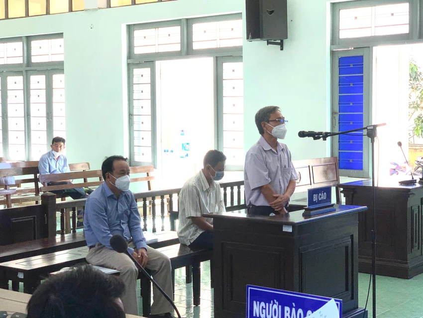Ba bị cáo tại phiên tòa phúc thẩm. Ảnh: ĐP Ba bị cáo tại phiên tòa phúc thẩm. Ảnh: ĐP