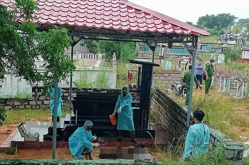 Cơ quan điều tra trưng cầu giám định pháp y tử thi. Ảnh: PĐ Cơ quan điều tra trưng cầu giám định pháp y tử thi. Ảnh: PĐ