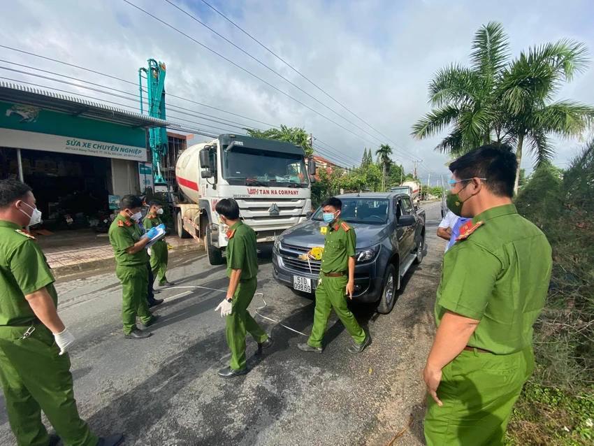 Cơ quan điều tra phối hợp với VKS thực nghiệm hiện trường vụ án. Cơ quan điều tra phối hợp với VKS thực nghiệm hiện trường vụ án.