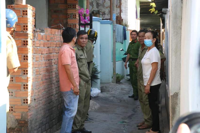 Khám xét nhà riêng bị can Nguyễn Thanh Cho. Ảnh PĐ. Khám xét nhà riêng bị can Nguyễn Thanh Cho. Ảnh PĐ.
