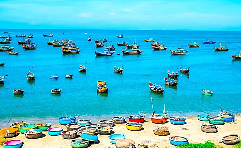 Bến cá thanh bình và khung cảnh tuyệt đẹp ngày nào của làng chài Mũi Né. Bến cá thanh bình và khung cảnh tuyệt đẹp ngày nào của làng chài Mũi Né.