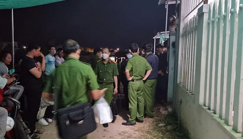 Cơ quan điều tra khám nghiệm hiện trường vụ án. Ảnh: PĐ Cơ quan điều tra khám nghiệm hiện trường vụ án. Ảnh: PĐ