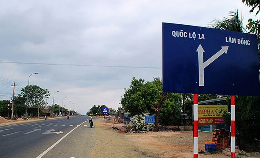 Đoạn QL55 nối QL1 tại Bình Thuận. Ảnh PN. Đoạn QL55 nối QL1 tại Bình Thuận. Ảnh PN.