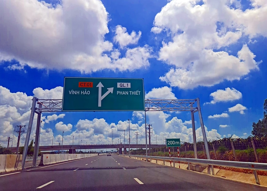 Điểm cuối cao tốc Vĩnh Hảo - Phan Thiết. Ảnh PHƯƠNG NAM. Điểm cuối cao tốc Vĩnh Hảo - Phan Thiết. Ảnh PHƯƠNG NAM.