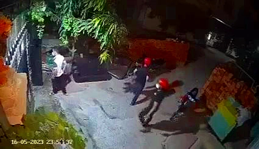Camera ghi lại sự việc nhóm tín dụng đen tấn công bà T. Camera ghi lại sự việc nhóm tín dụng đen tấn công bà T.