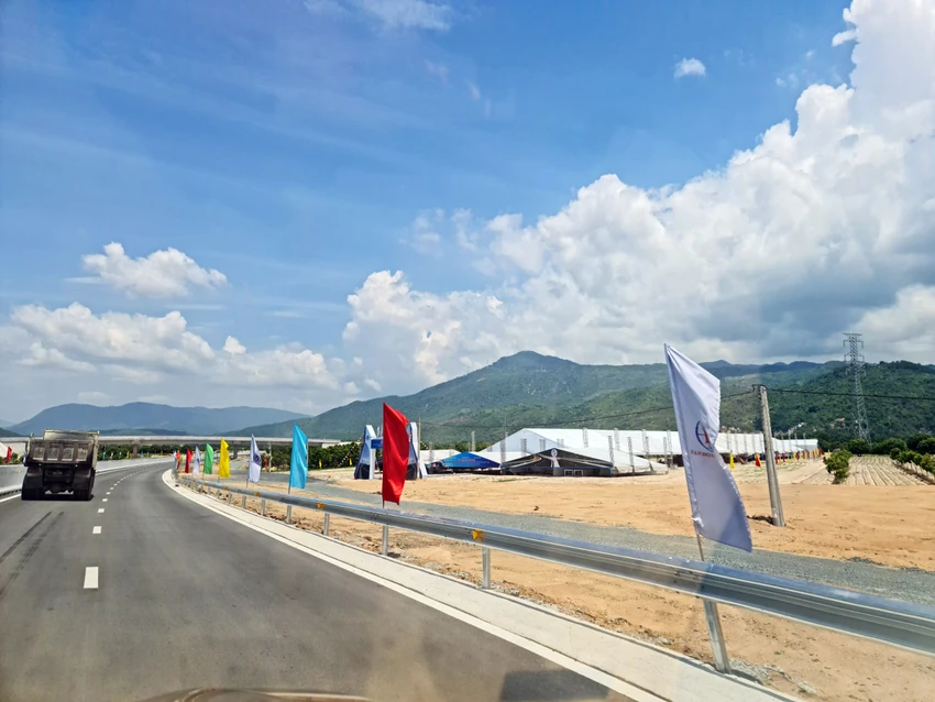 Khu vực dự kiến tổ chức Lễ khánh thành tại cao tốc Nha Trang-Cam Lâm. Ảnh: PN.