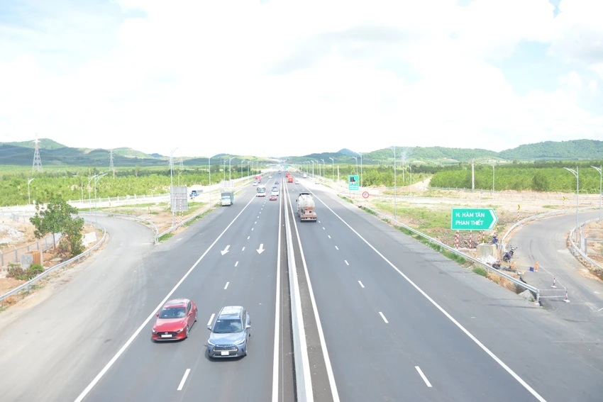 Nút giao xuống QL55 đã thông xe hai đầu.