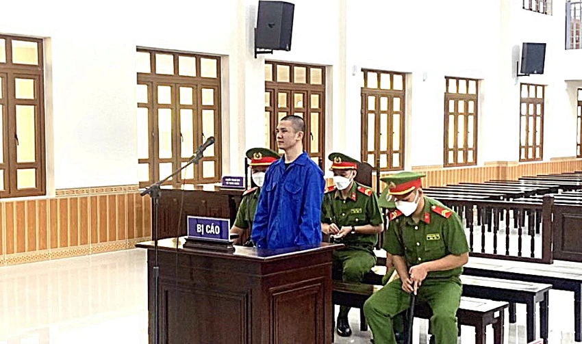 Bị cáo Nguyễn Minh Vượng nghe tòa tuyên án. Bị cáo Nguyễn Minh Vượng nghe tòa tuyên án.