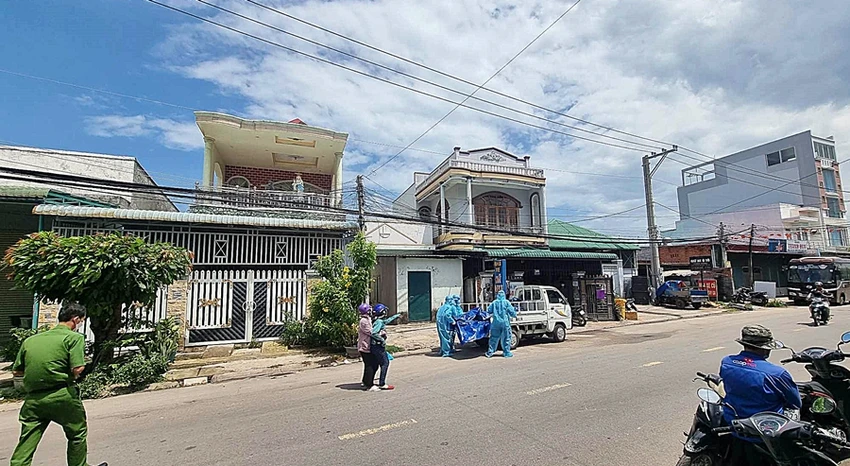 Người đàn ông chết nhiều ngày trong tư thế treo cổ trong phòng trọ ảnh 1 Người đàn ông chết nhiều ngày trong tư thế treo cổ trong phòng trọ ảnh 1