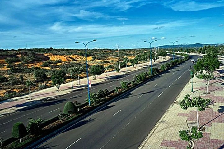 Đường 706B nối liền giữa Phan Thiết và Mũi Né. Đường 706B nối liền giữa Phan Thiết và Mũi Né.