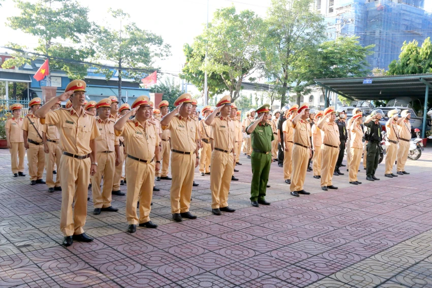 Lực lượng CSGT Công an Bình Thuận tại lễ ra quân. Ảnh: PĐ Lực lượng CSGT Công an Bình Thuận tại lễ ra quân. Ảnh: PĐ