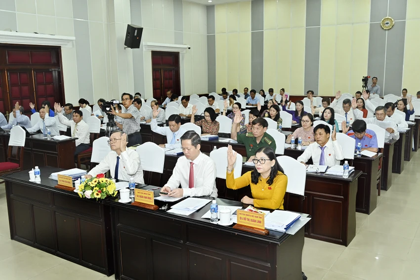 HĐND tỉnh Bình Thuận thông qua các Nghị quyết quan trọng. Ảnh: ĐH HĐND tỉnh Bình Thuận thông qua các Nghị quyết quan trọng. Ảnh: ĐH