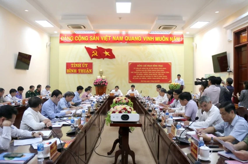 tham nhũng