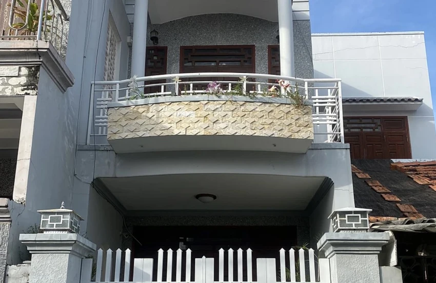 khởi tố