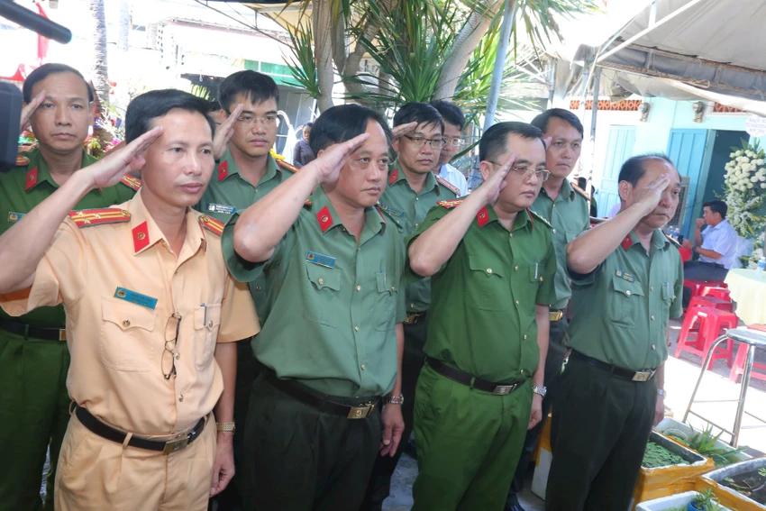 canh-sat2.jpg