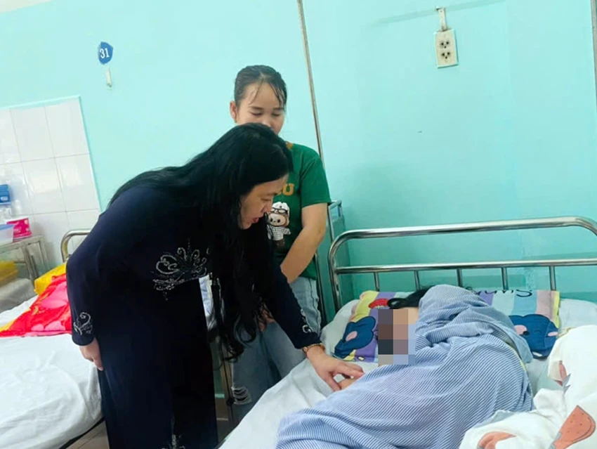 nữ sinh lớp 7