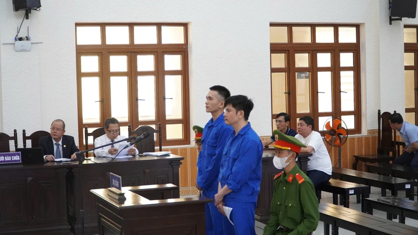 dùng nhục hình