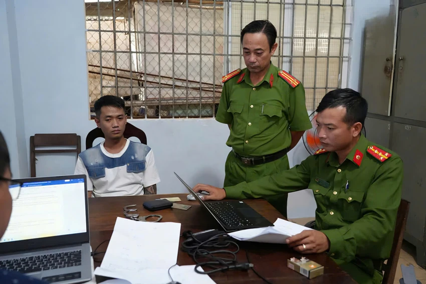 tạm giữ hình sự