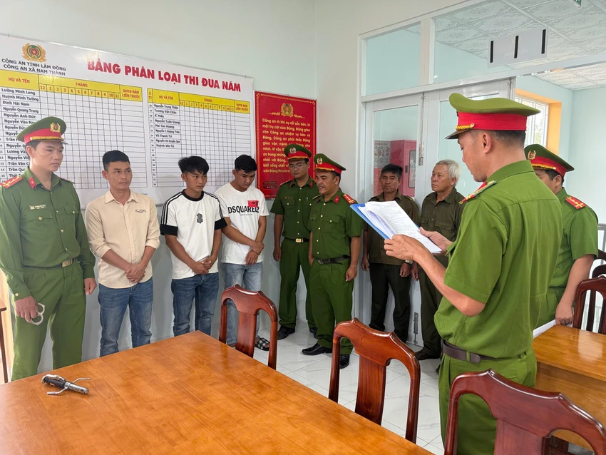 chủ quán karaoke