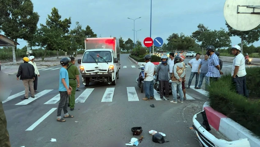 hai người đàn ông