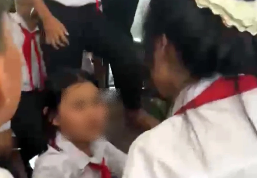 nữ học sinh
