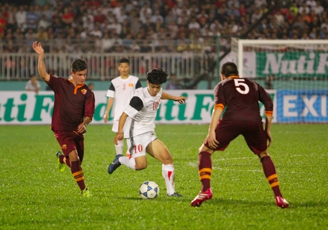 Hàng thủ Roma vô hiệu hóa Công Phượng như thế nào? ảnh 2 Hàng thủ Roma vô hiệu hóa Công Phượng như thế nào? ảnh 2