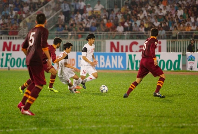 Hàng thủ Roma vô hiệu hóa Công Phượng như thế nào? ảnh 3 Hàng thủ Roma vô hiệu hóa Công Phượng như thế nào? ảnh 3