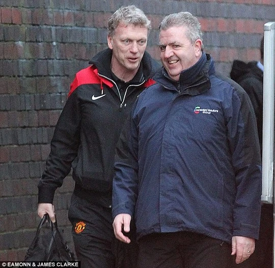 HLV Moyes trông rất vui vẻ và tự tin