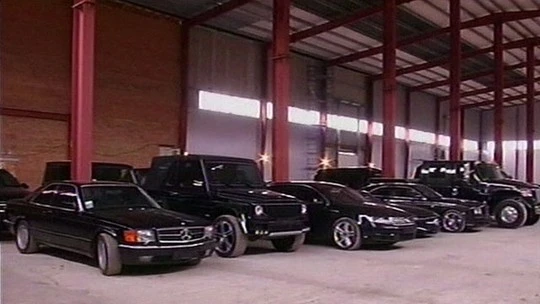 Bộ sưu tập xe hơi đắt giá được cho là của con trai ông Yanukovych. Ảnh: BBC