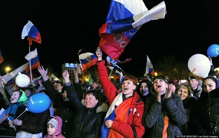 Người Crimea vui mừng với kết quả trưng cầu dân ý ngày 16/3