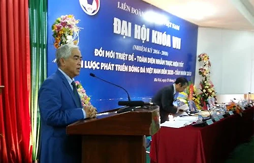 Ông Lê Hùng Dũng trúng ghế chủ tịch VFF với số phiếu gần tuyệt đối ảnh 1 hung-dung-4188-1395722643.jpg