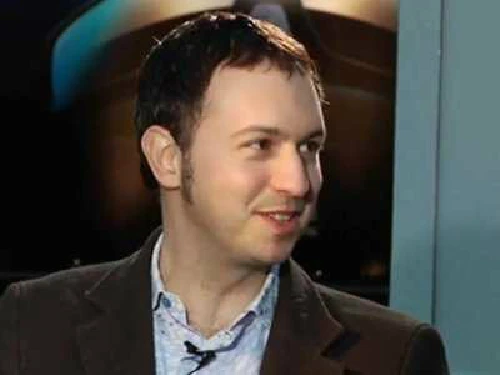 Matias Duarte gia nhập Google năm 2010 và đang giữ chức Giám đốc thiết kế cho hệ điều hành Android. Dự án đầu tiên của Matias là Android 3.0 hay còn gọi là Honeycomb. matias-duarte-6067-1395742233.jpg