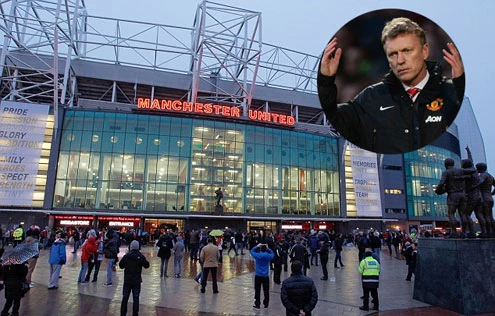 CĐV thuê máy bay để chế giễu David Moyes ảnh 1 Old-Trafford-1557-1395970494.jpg