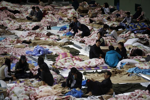 Hành khách phà Sewol: 'Bà ơi, cháu chết mất' ảnh 2 han-quoc4.jpg