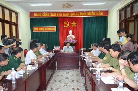 Chủ tịch Quảng Ninh trực tiếp xuống hiện trường giải quyết vụ nổ súng ở cửa khẩu ảnh 4 Ngay sau khi sự việc xảy ra các đồng chí lãnh đạo tỉnh đã trực tiếp có mặt tại Hải Hà chỉ đạo xử lý.