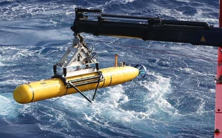 Tàu Bluefin 21 đang là hy vọng duy nhất để tim MH370 dưới đáy biển