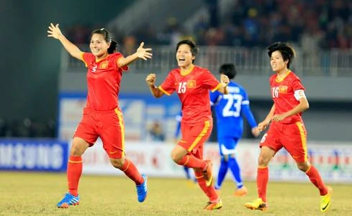 Nữ tuyển thủ nén nỗi buồn xa con thơ vì giấc mơ World Cup ảnh 2 tuyen-nu-2-7412-1399698071.jpg