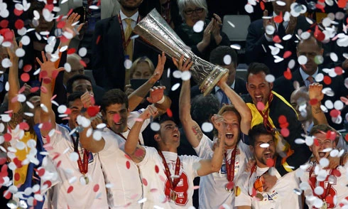 Sevilla vô địch Europa League sau loạt luân lưu nghẹt thở ảnh 1 Rakitic-Europa-League-2014-2-8624-140010
