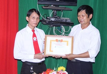 Khen thưởng tài xế trả lại 200 triệu đồng cho hành khách ảnh 1 Khen thưởng tài xế trả lại 200 triệu đồng cho hành khách ảnh 1