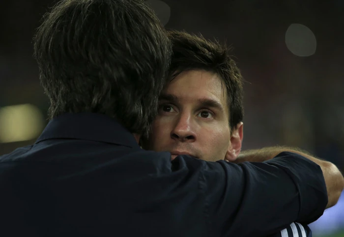 Messi “đắng lòng” nhìn cúp vàng tuột khỏi tầm tay ảnh 8