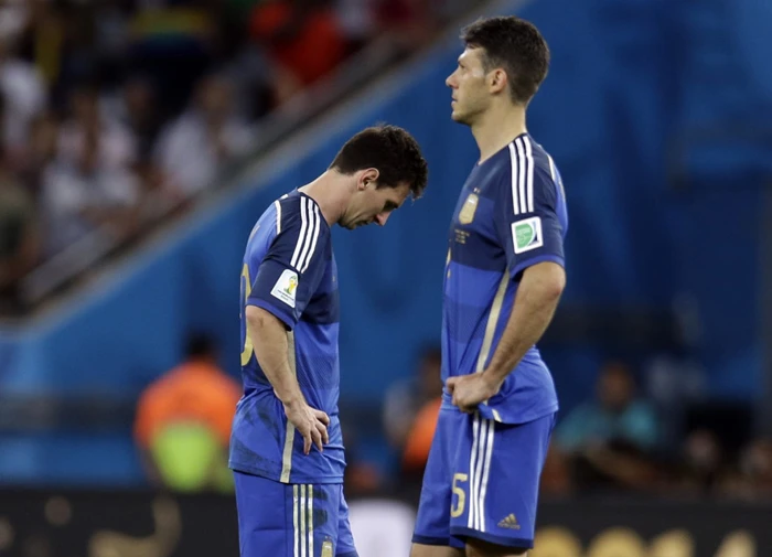 Messi “đắng lòng” nhìn cúp vàng tuột khỏi tầm tay ảnh 2